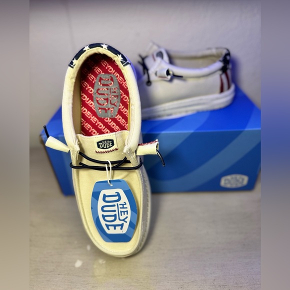 Hey Dude Wally Americana Stars & Stripes – Men’s 8 NWT - Picture 4 of 7